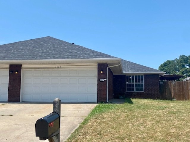 Photo - 1907 Pine Valley Dr (Fayetteville, AR) Apartment
