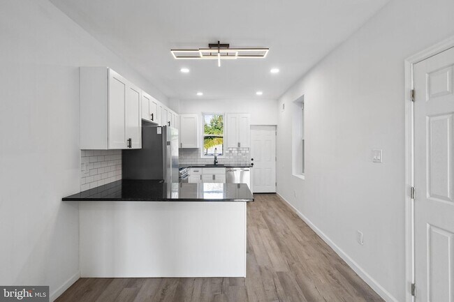 Building Photo - 3943 Dell St