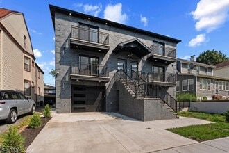 Building Photo - 144 N 14th St