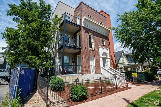 Building Photo - 1721 Marion