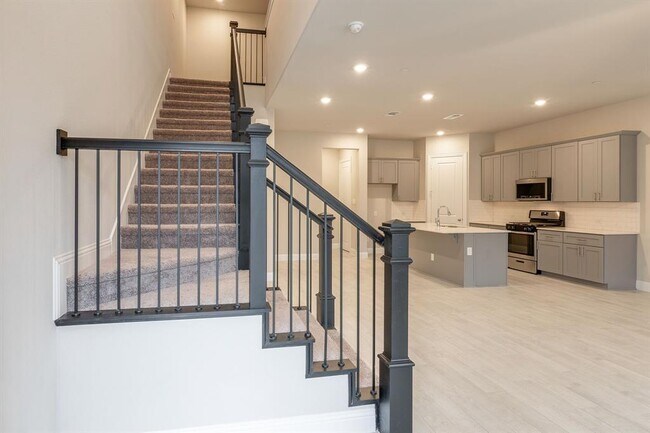 Building Photo - 913 Ponds Edge Ln