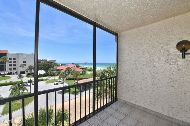 Building Photo - 2045 Gulf of Mexico Dr