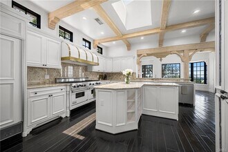 Building Photo - 1541 Dolphin Terrace