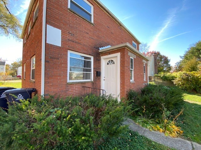 Foto del edificio - 2845 Bellwood Ave