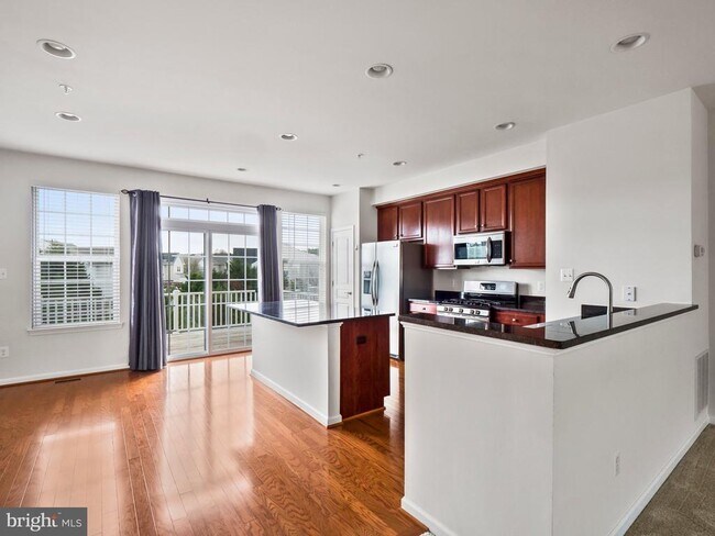 Foto del edificio - 43824 Royal Fern Ln