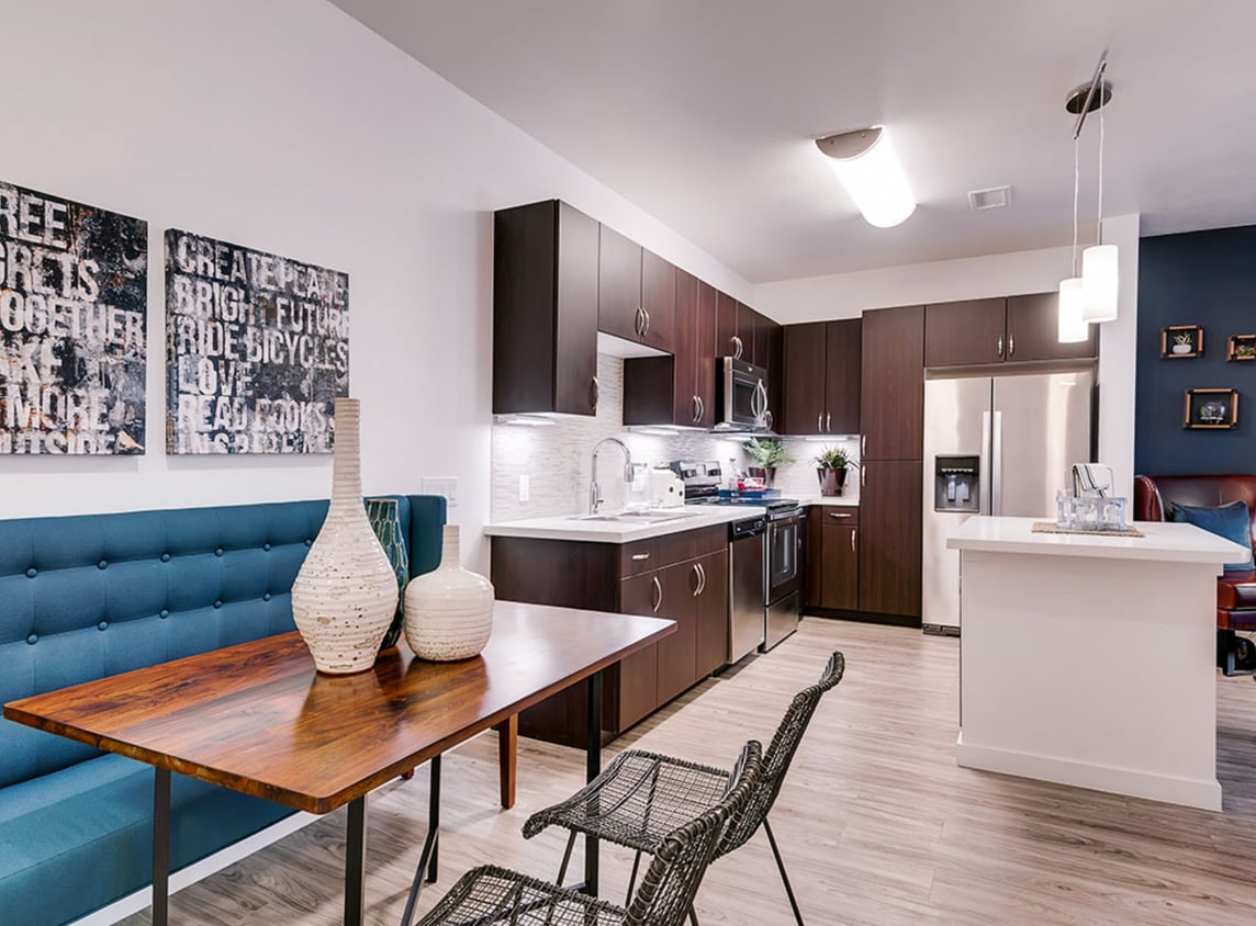 Primary Photo - 4700 E Cherry Creek South Dr
