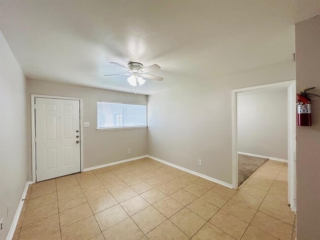 Building Photo - 1145 N Durham Dr