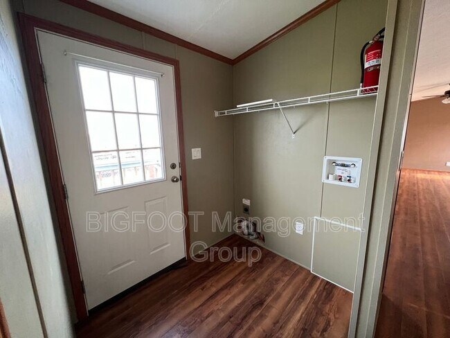 Building Photo - 1046 Aiken Rd