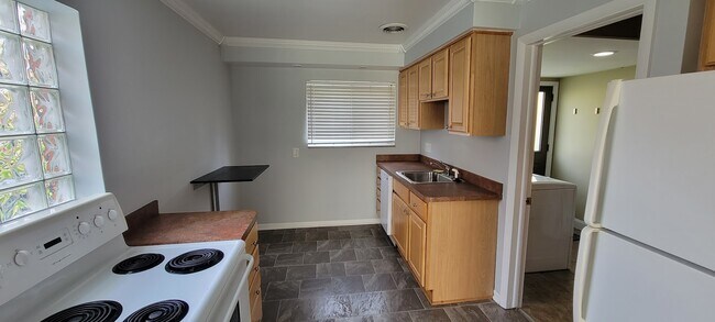 Building Photo - 3800 Normandy Rd