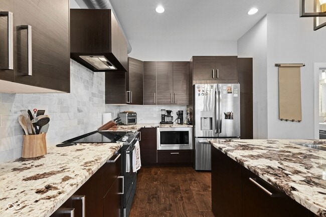 Foto del edificio - 2464 Broadway St