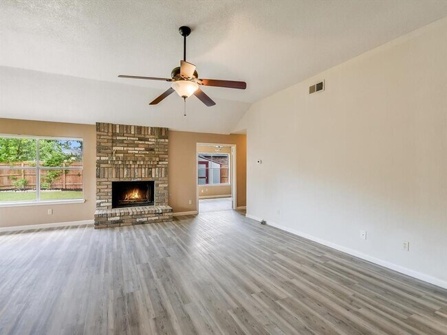 Building Photo - 7904 Cahill Dr