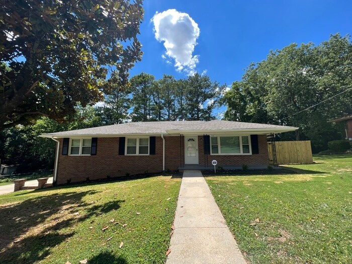 Primary Photo - 713 Killarney Dr NW Huntsville, AL 35816