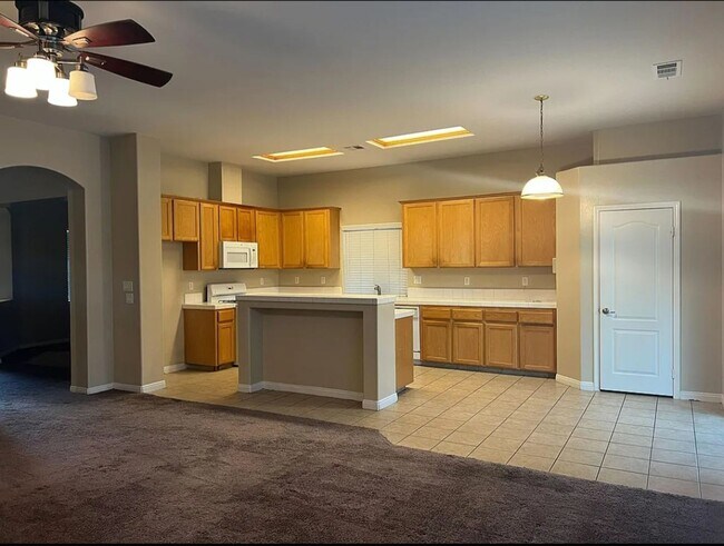 Foto del edificio - SW Beautiful Home for Rent