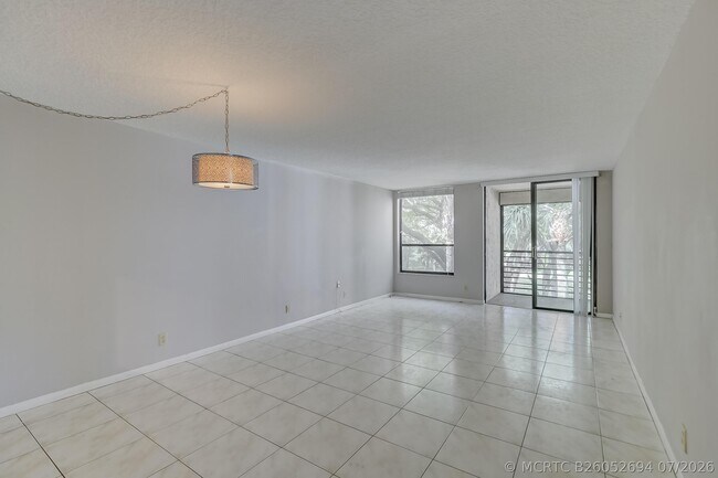 Building Photo - 6751 N University Dr