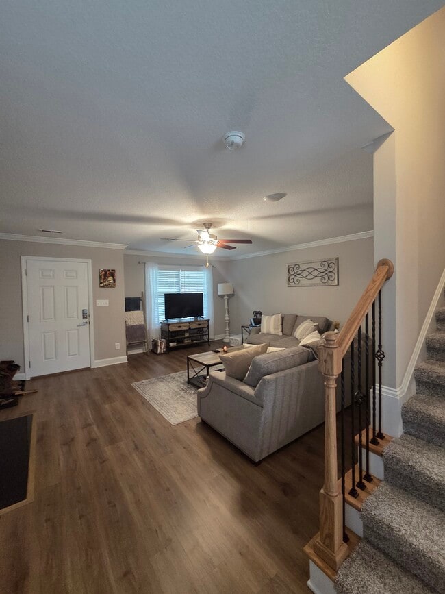 Building Photo - 11351 Narrow Leaf Dr