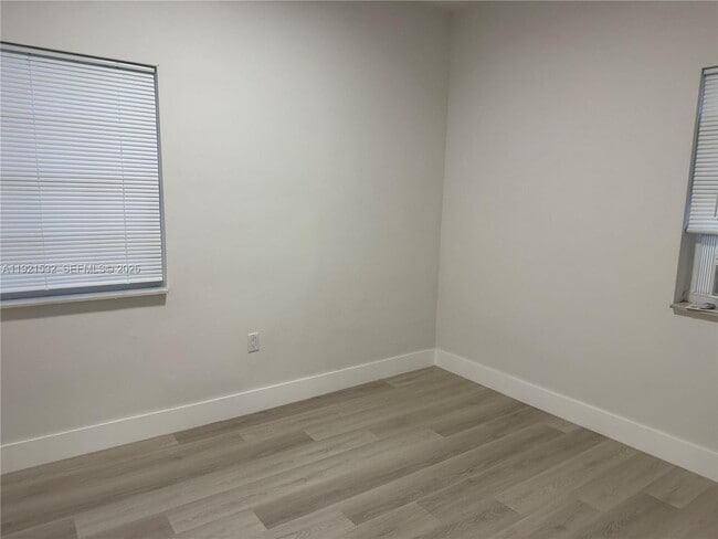 Building Photo - 7611 Harding Ave