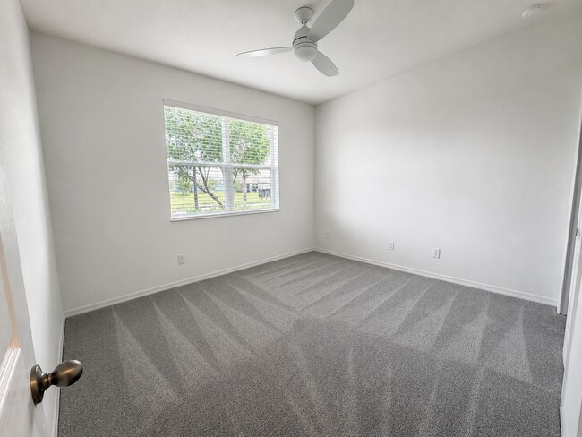 Foto del edificio - 214 Tarpon Bay Blvd