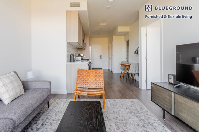 Building Photo - 815 Old County Rd