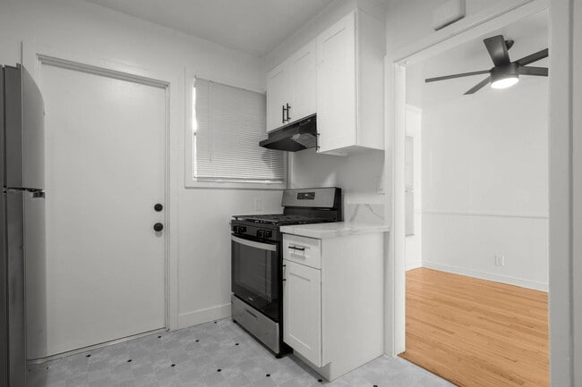 Building Photo - 3339 Stocker St W