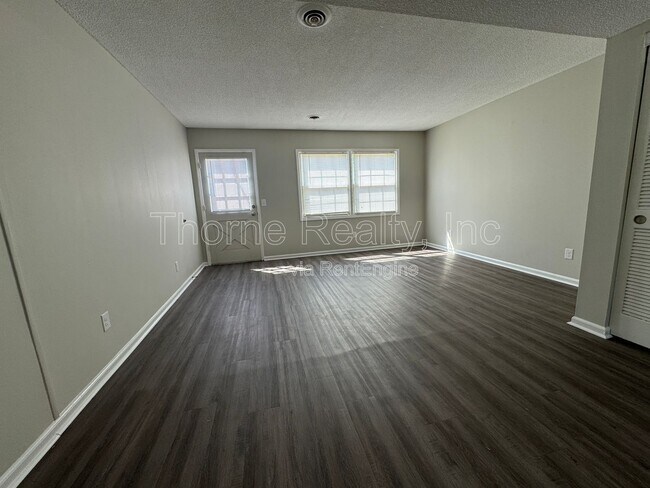 Foto del edificio - 616 S Boddie St