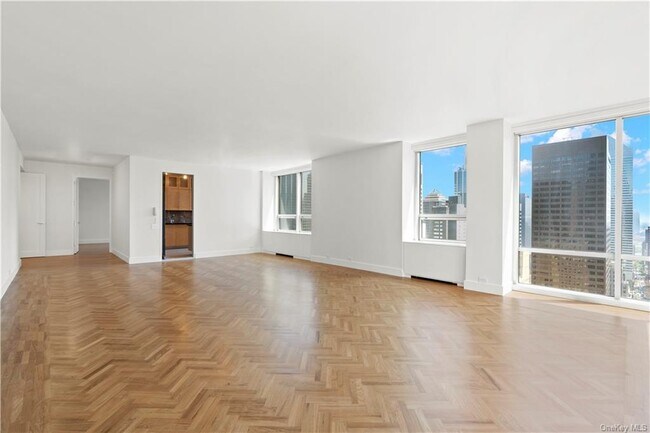 Building Photo - 15 W 53rd St