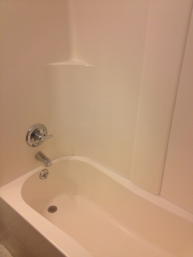 Baño - 26948 Prospect St