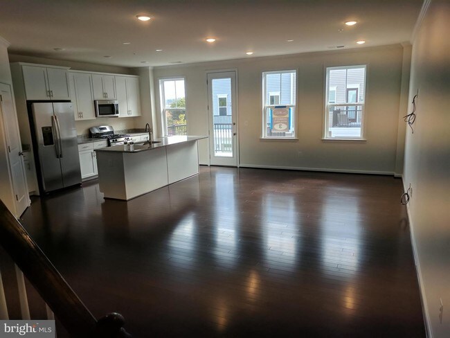 Building Photo - 24515 Glenville Grove Terrace