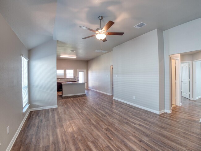 Building Photo - 8223 Bluefield Dr