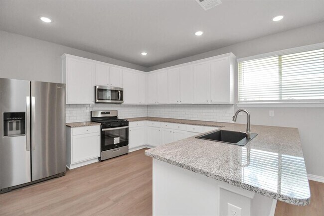Building Photo - 4619 Aurora Gln Dr