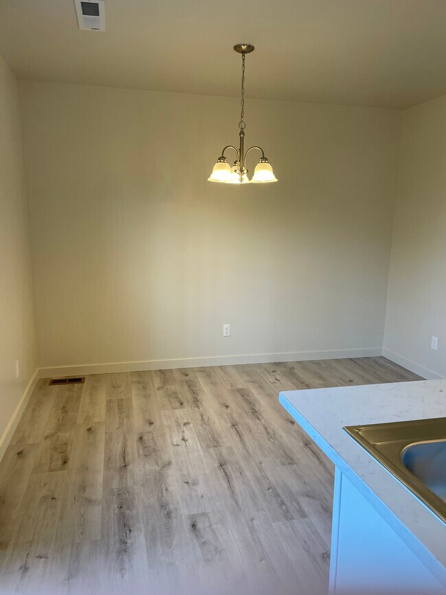 Foto del edificio - 115 E Ravenna Ln