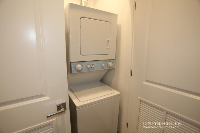 Foto del edificio - 2626 N Rockwell St