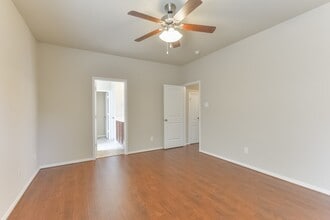 Building Photo - 25822 Zula Dr