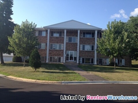 Building Photo - 2720 Rosalyn Ct