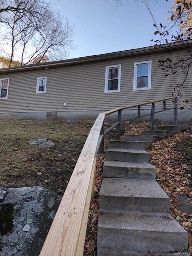 Foto del edificio - 19 Henning Dr