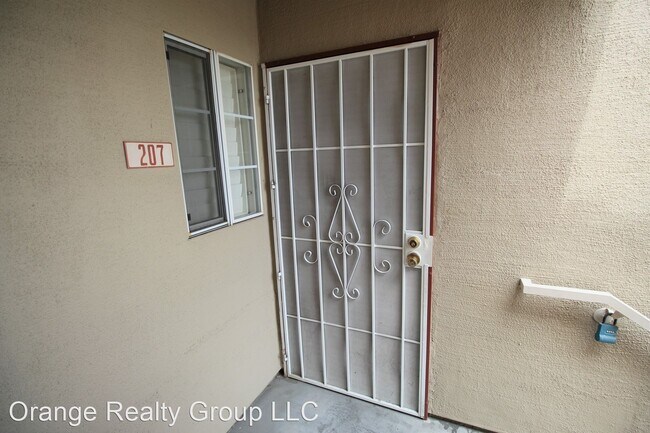 Building Photo - 1 br, 1 bath House - 1909 Desert Falls Ct ...