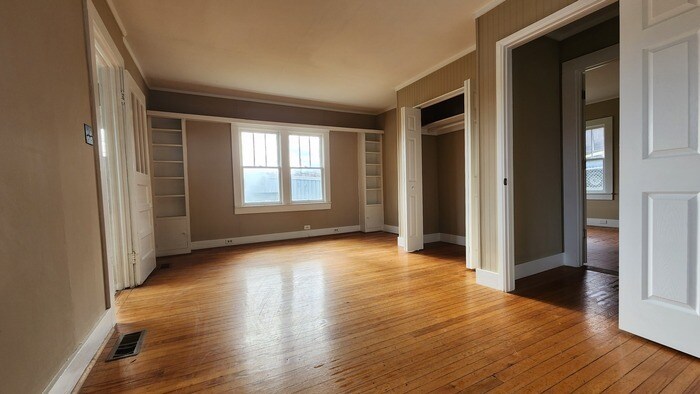 Foto del edificio - 3 Bedroom House For Lease