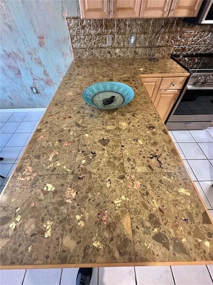 Building Photo - 6009 Sea Ranch Dr