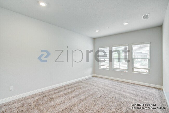 Foto del edificio - 6967 E Robinson Ave