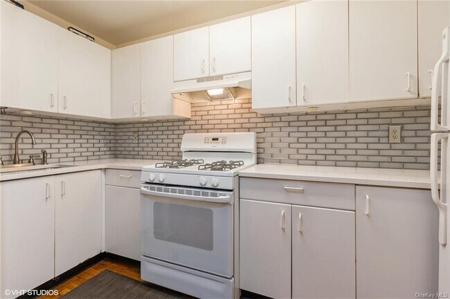 Building Photo - 234 W 123rd St