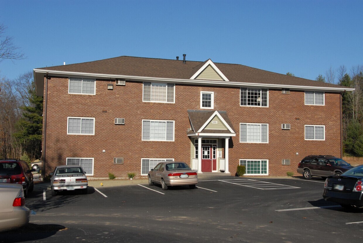 Foto principal - 3981 Brown Ave