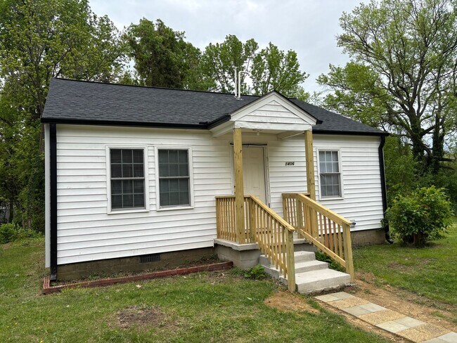 Building Photo - 2 BED, 1 BATH HOME LOCATED IN HIGH POINT
