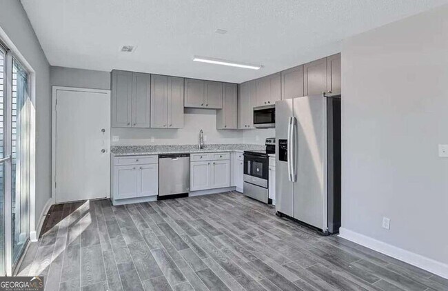 Foto del edificio - 3150 Cadiz Cir