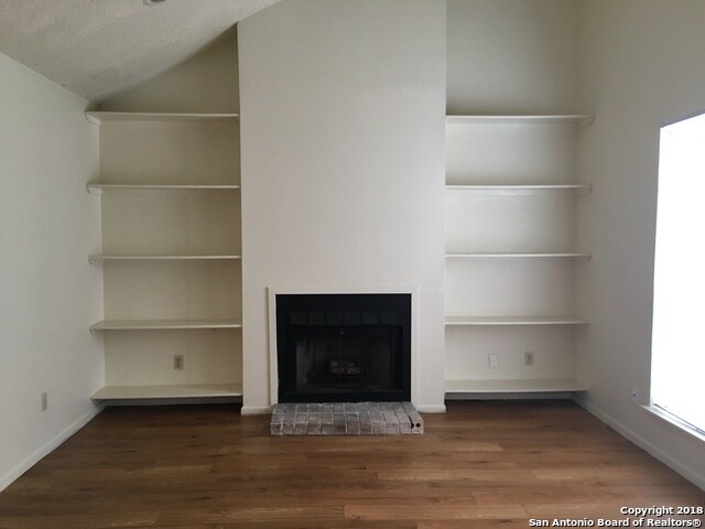 Foto del edificio - 14515 Clovelly Wood