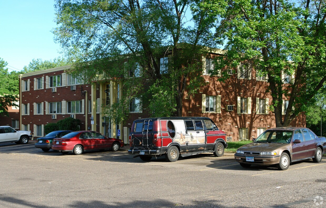 Maplewood Manor Apartments Maplewood, MN