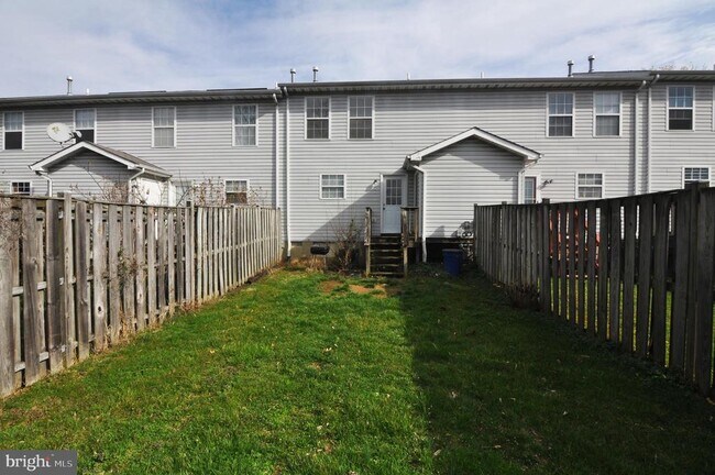 Building Photo - 215 Banbury Terrace