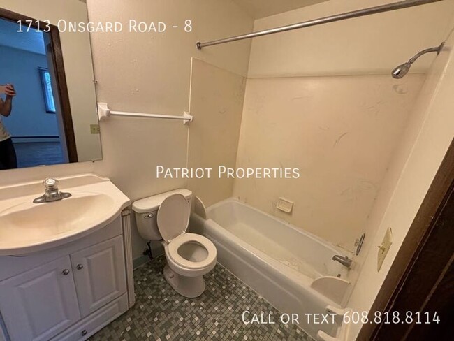 Foto del edificio - 2 bedroom/ 1 bath apartment in Madison, WI