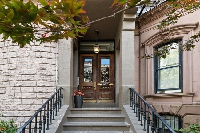 Building Photo - 168 Beacon St