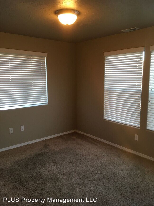 Foto del edificio - 3 br, 2 bath House - 712 NE Redwood
