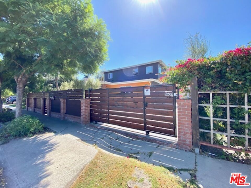 Primary Photo - 8620 Melvil St