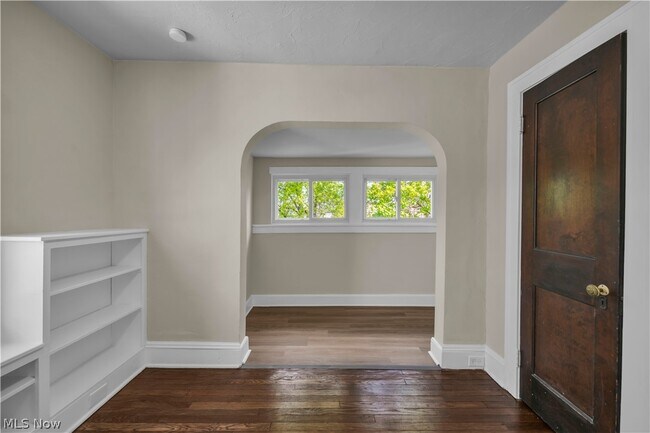 Foto del edificio - 8505 Bancroft Ave